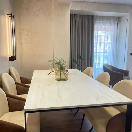 Sunrose Luxury * ساراندا